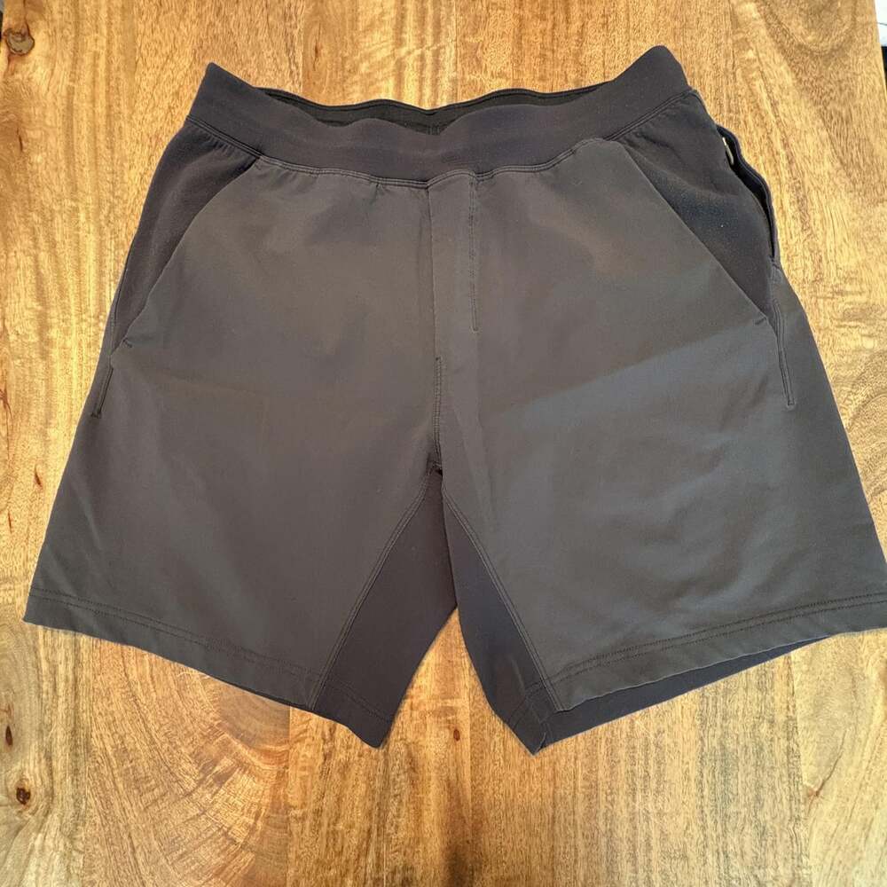 Lululemon Shorts Mens Medium Black Running 7 Inch Inseam Zip Pocket Athletic